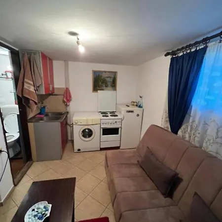 A & V Apartment *